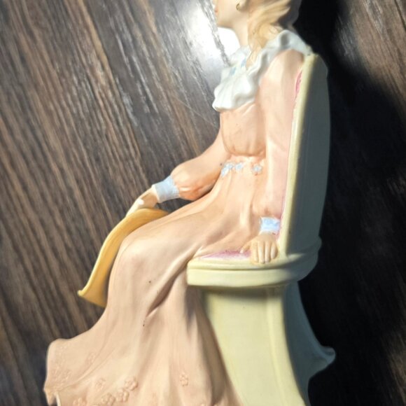 Vintage HOMCO Porcelain Victorian Lady Figurine, "Courtney's Dream" #1439 - Picture 7 of 9